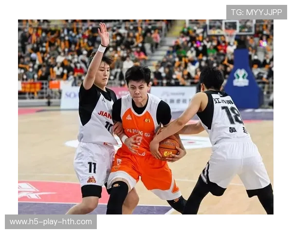 女篮联赛再起波澜，内线新星单场砍下28分引关注